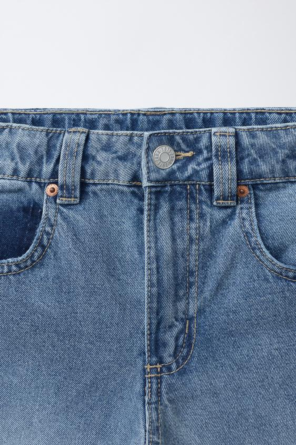 ZARA ДЖИНСОВЫЕ ШОРТЫ С КАРМАНАМИ, СИНИЙ