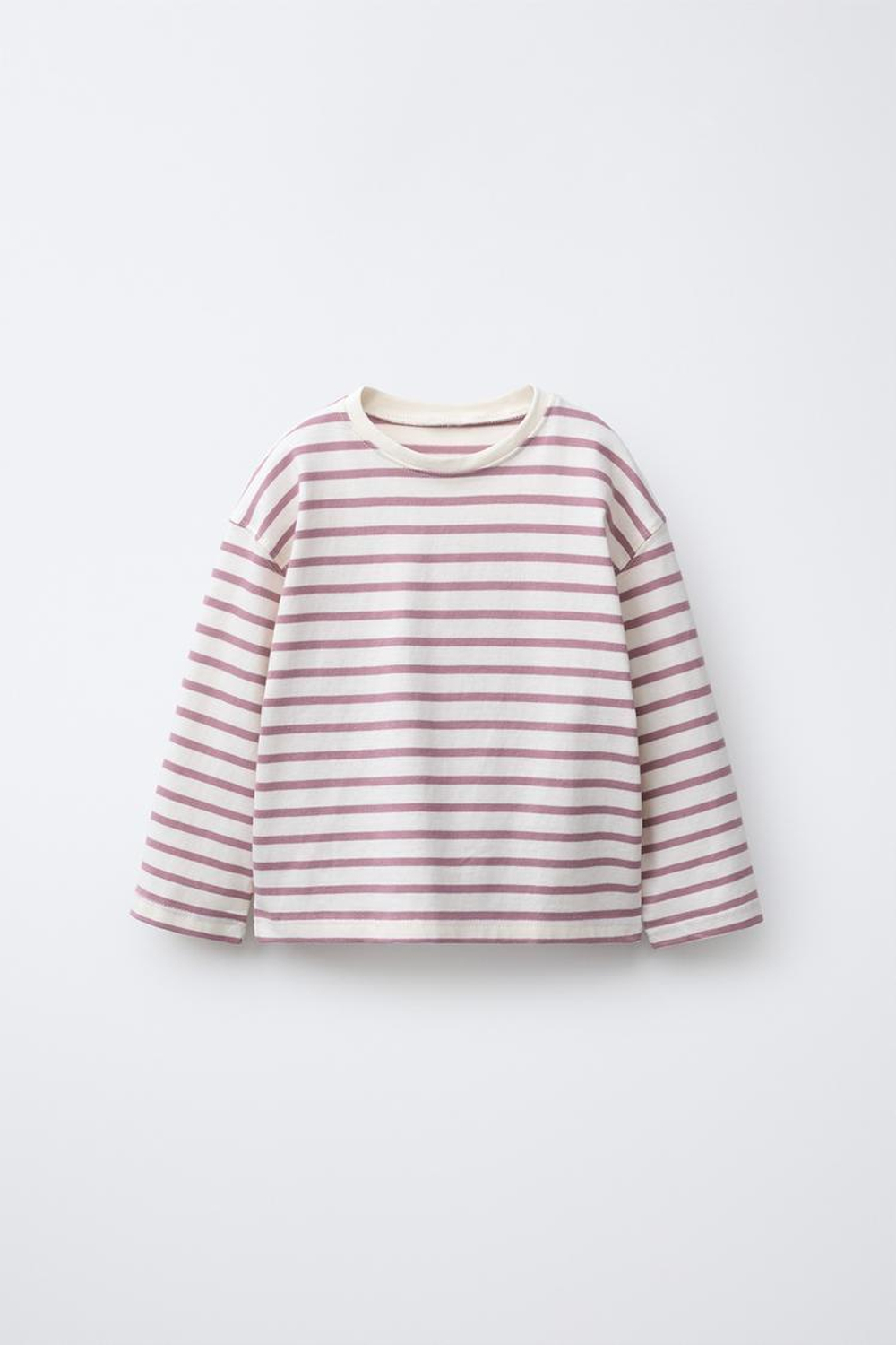 ZARA НАБОР ИЗ ТРЕХ ФУТБОЛОК С ПРИНТОМ, СЕРО-ЛИЛОВЫЙ