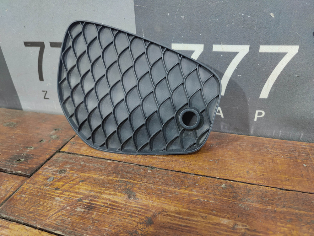 Решетка переднего бампера Mercedes GLS (X166) 15-19 Б/У Оригинал A1668859022