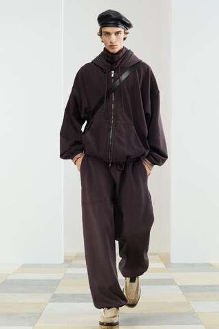 ZARA БРЮКИ-ДЖОГГЕРЫ ПРИТАЛЕННОГО СИЛУЭТА, БУРГУНДИ