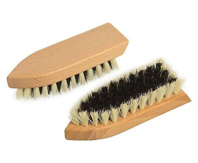 Щетка для одежды 12,5см Стрелка дерево, синтет. черно-белый волос, 69 пучков, Yozhik