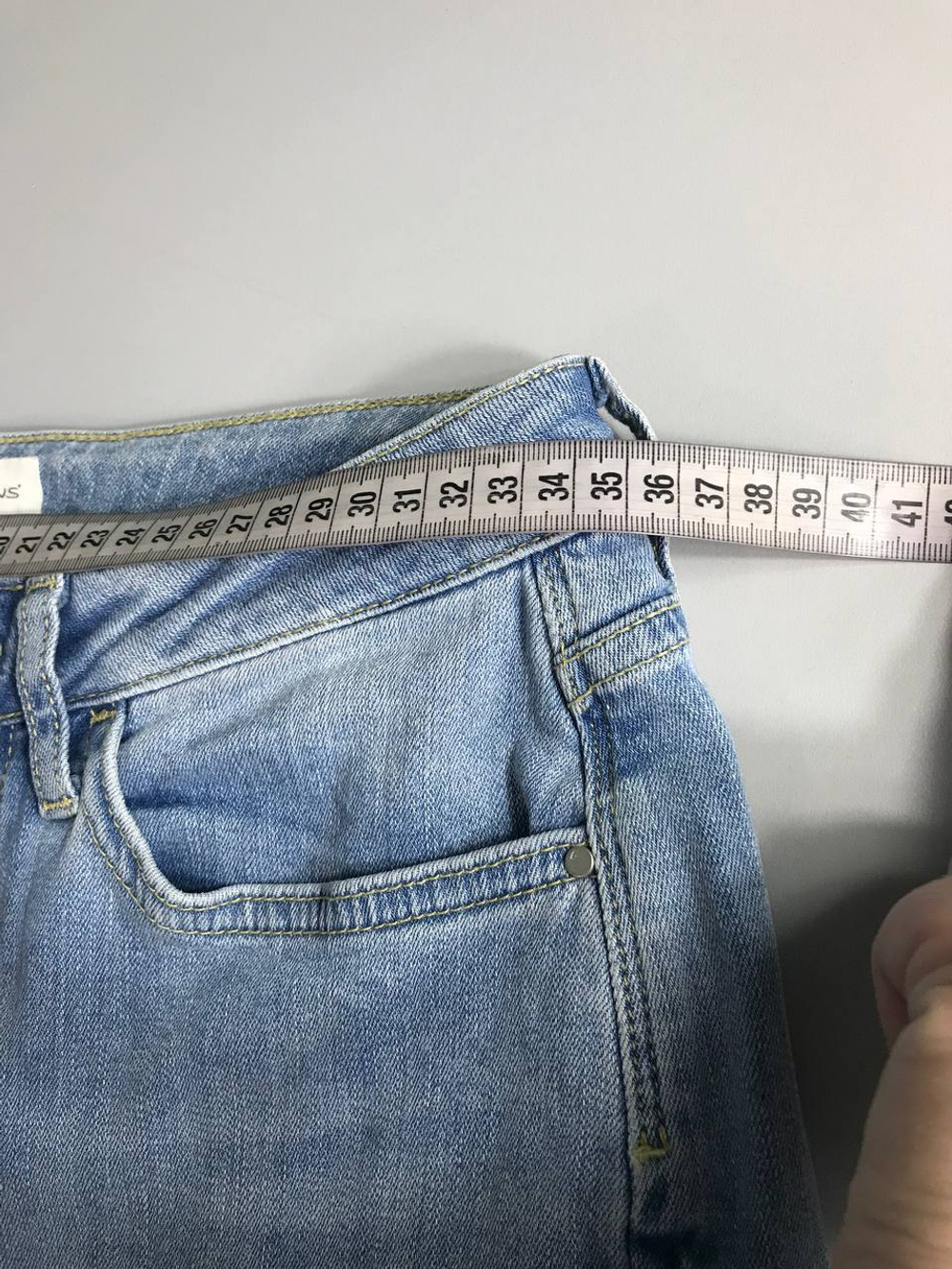 Джинсы Cross светлые, визуально на 44 размер