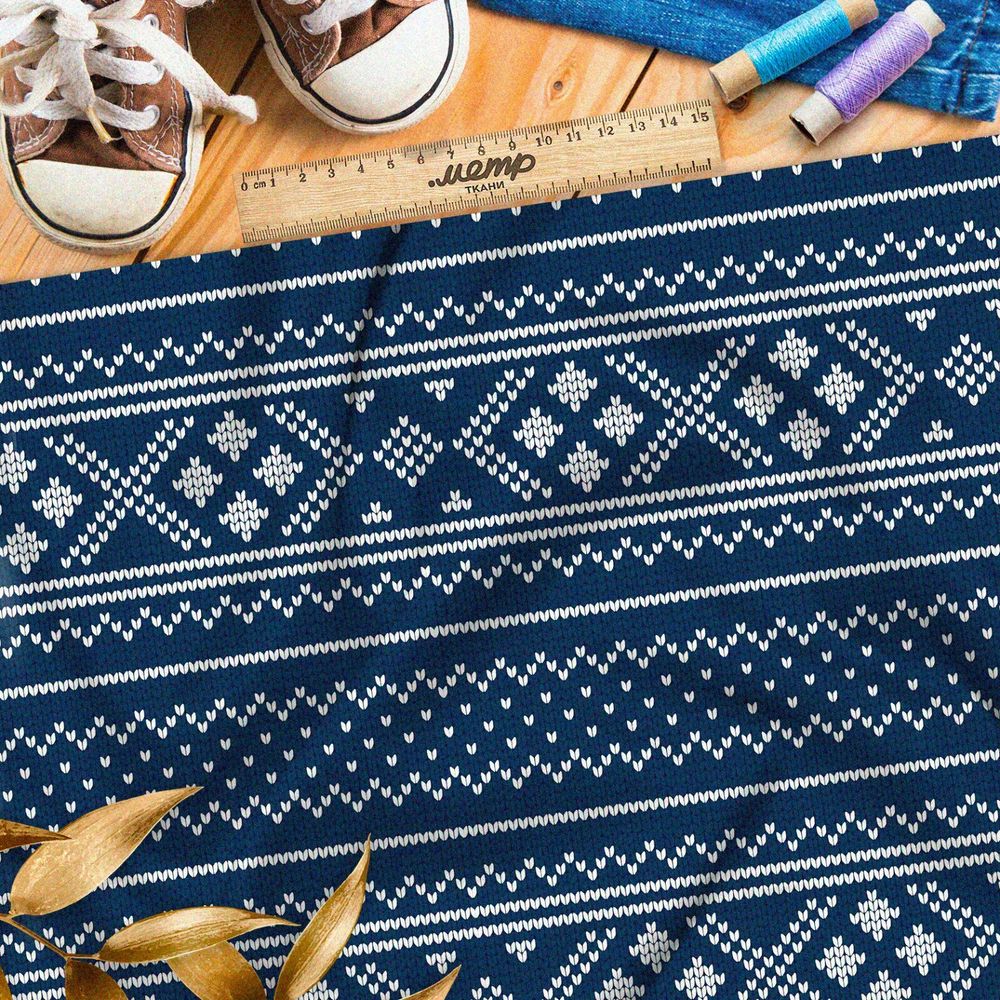 Ткань атлас белая полосатая вышивка на синем свитере