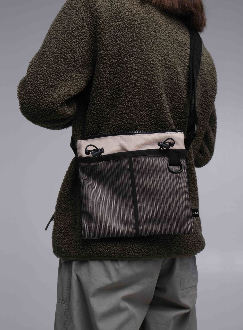 Сумка Kazyrnaya Мини-тоут Cross бежевая