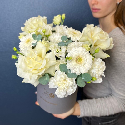 Коробка цветов "Белое очарование" #20