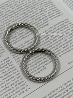 Карабин-кольцо крученое серебристое