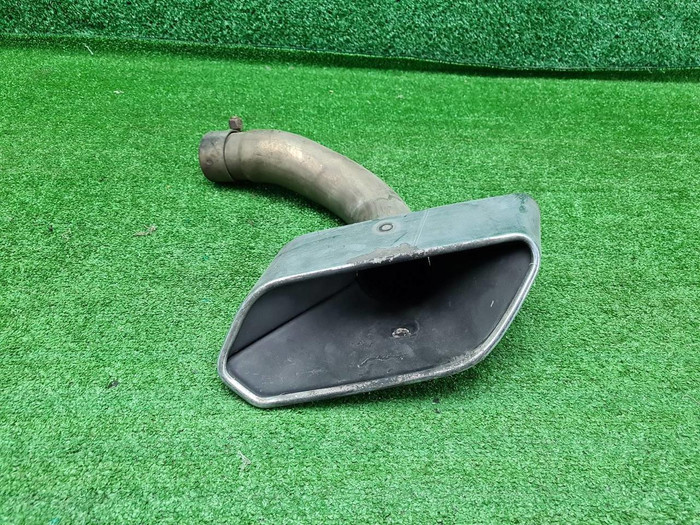 Насадка глушителя левая VW Touareg 3 (2018-2023)