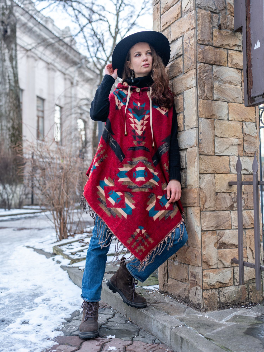 Пончо женское шерстяное с орнаментом