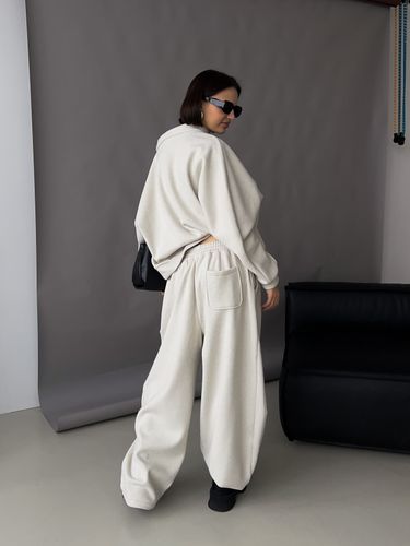 Спортивный костюм BU.