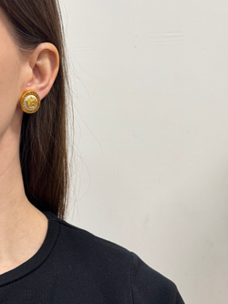 Клипсы с «перламутровыми» вставками Versace