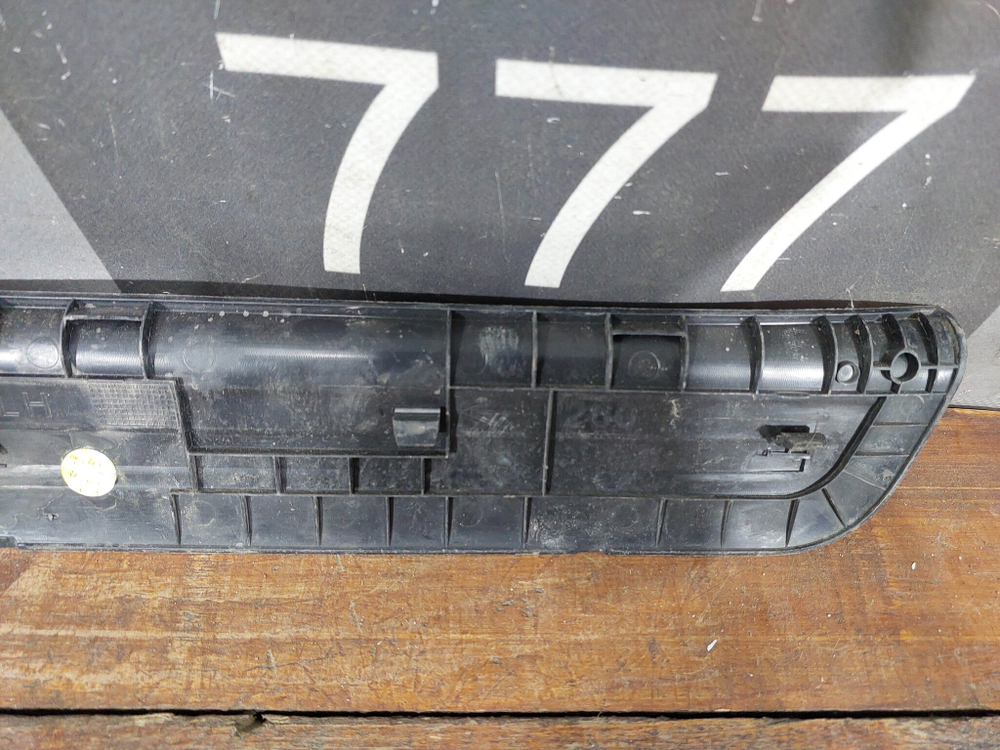 Накладка порога переднего левого Kia Soul 3 (SK3) 19-нв Б/У Оригинал 85873K0000