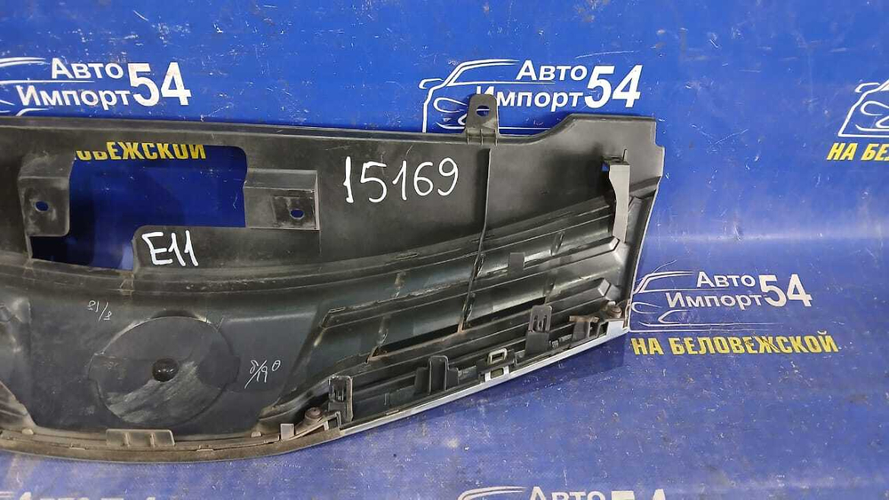 Решетка радиатора NISSAN NOTE 2008-2012