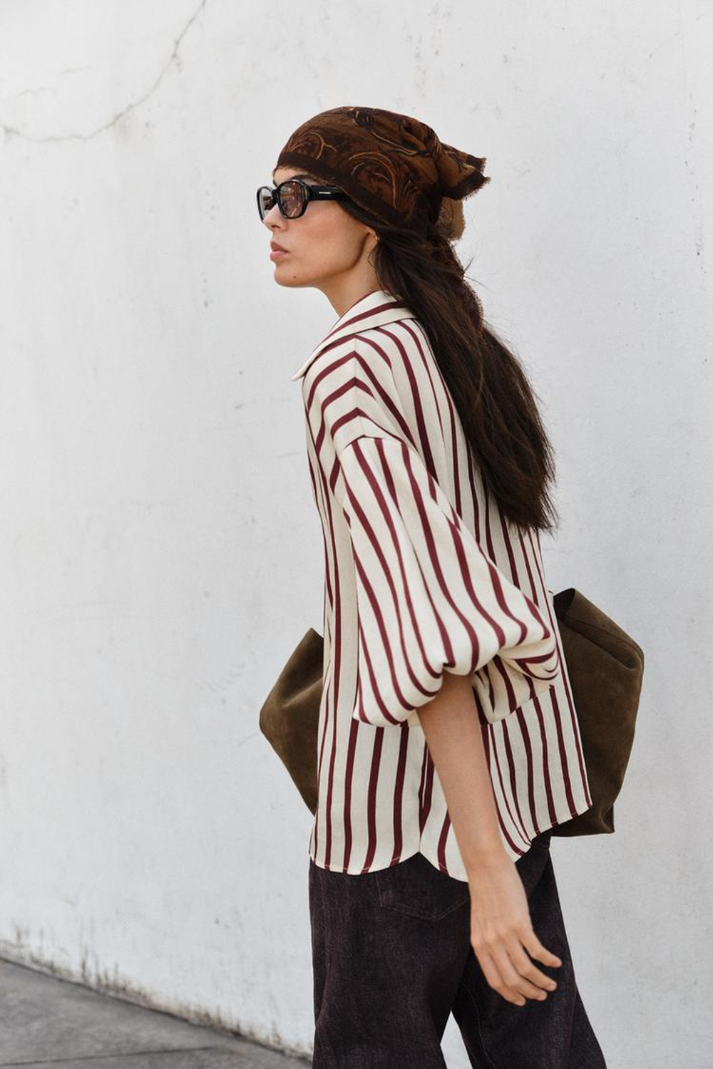 ZARA РУБАШКА В ПОЛОСКУ С ОБЪЕМНЫМИ РУКАВАМИ, ЭКРЮ/ГРАНАТОВЫЙ