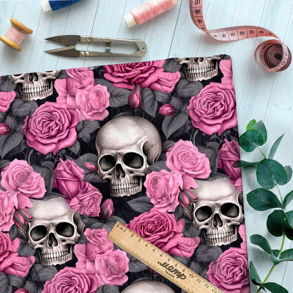 Ткань премиум сатин мрачные черепа на фоне роз