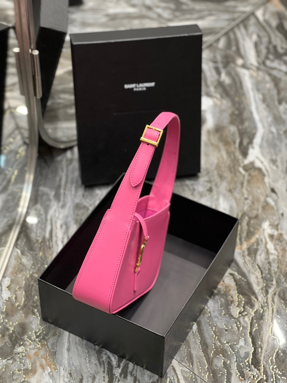 Saint Laurent Le 5 à 7 Hobo Bag