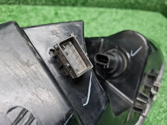 Фара левая Aston Martin DB9 (2003-2013) ксенон