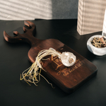 Доска разделочная из древесины сибирского кедра с гравировкой "Home is where the heart is". RD98