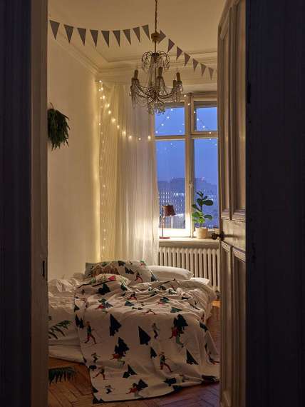 Подушка вязаная с новогодним рисунком christmas village из коллекции new year essential, 40x60 см