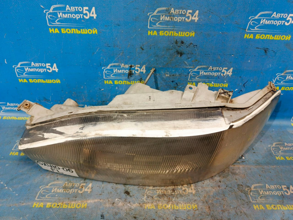 Фара передняя левая TOYOTA CAMRY 1993