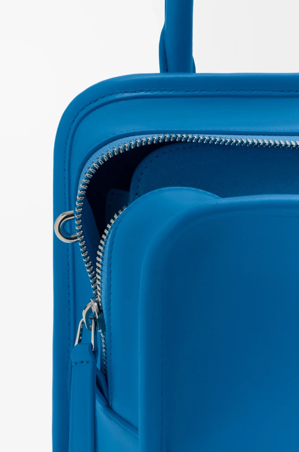 Loewe Маленькая сумка Amazona 180 из мягкой телячьей кожи, ярко-синий