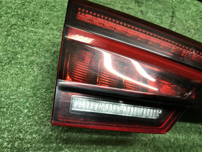 Фонарь левый внутренний Audi A4 B9 (15-20) седан