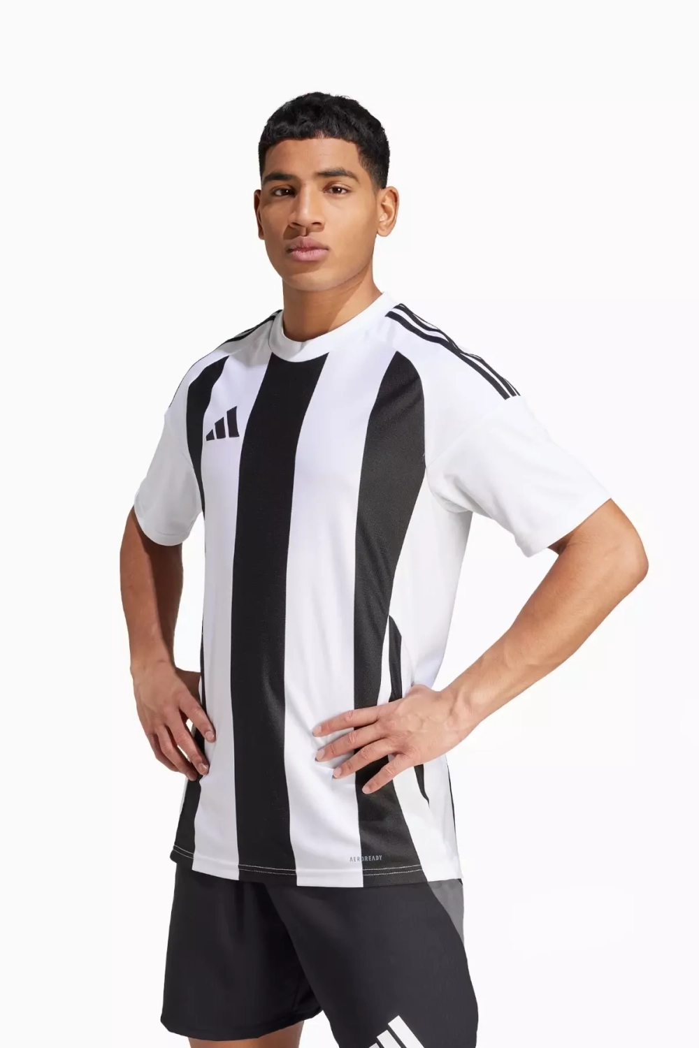 Футболка adidas Striped 24