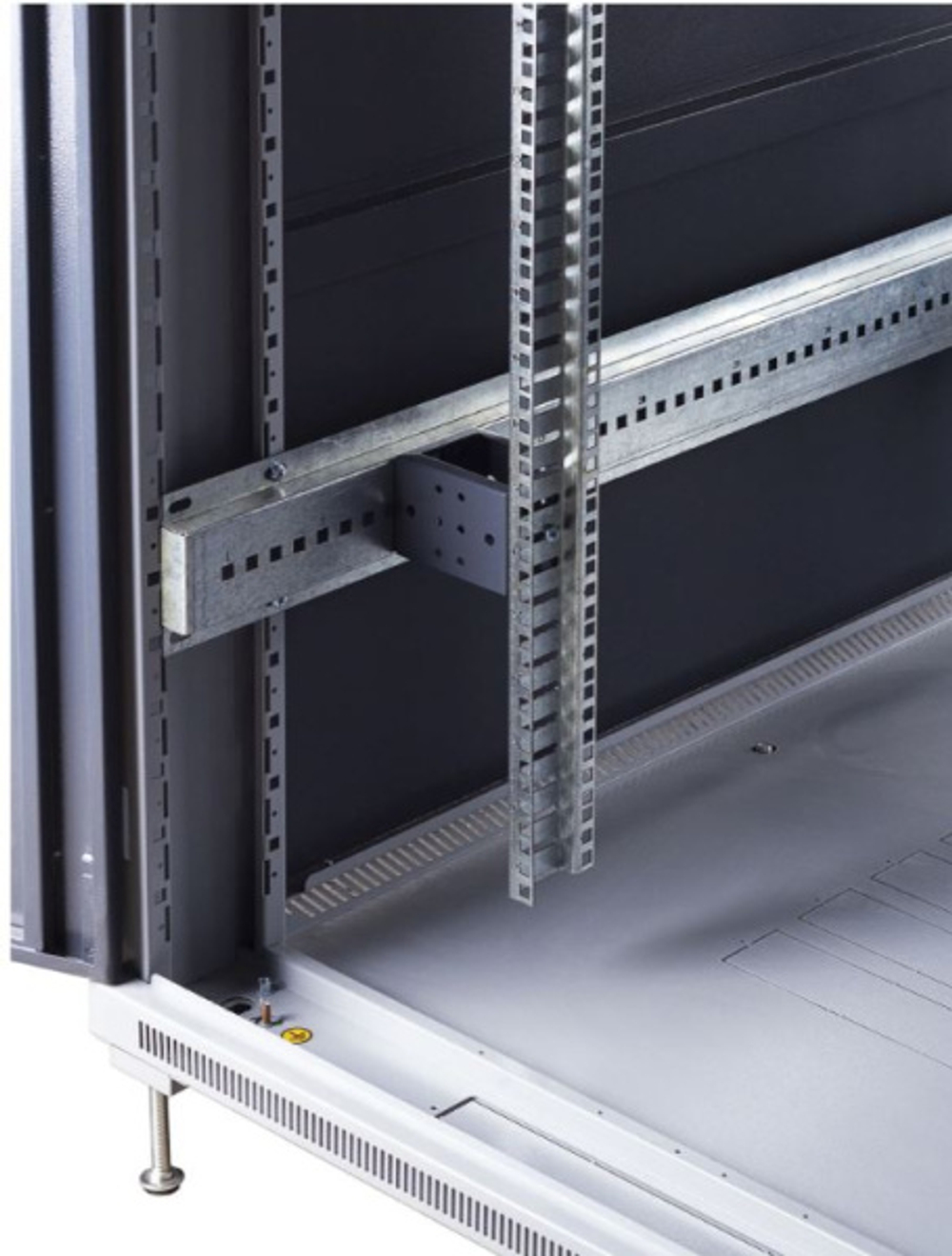 Шкаф напольный 19", 42U SNR SNR-TFC-428010-CPDP-G-SF