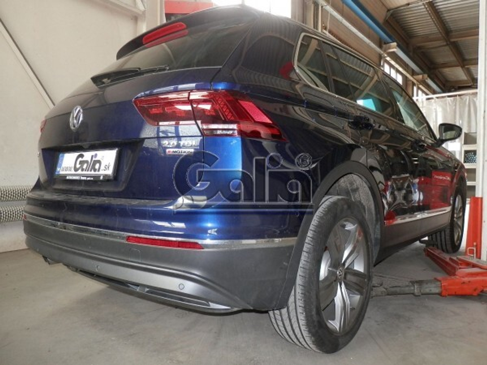Фаркоп оцинкованный Galia V069A для Volkswagen Tiguan 2007-2016, 2016-, Audi Q3 2011-2018(паспорт и сертификат в комплекте)(без электрики)