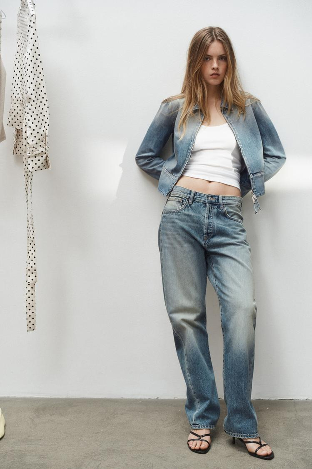 ZARA ДЖИНСЫ TRF BOYFRIEND СО СРЕДНЕЙ ПОСАДКОЙ, МОРСКОЙ СИНИЙ