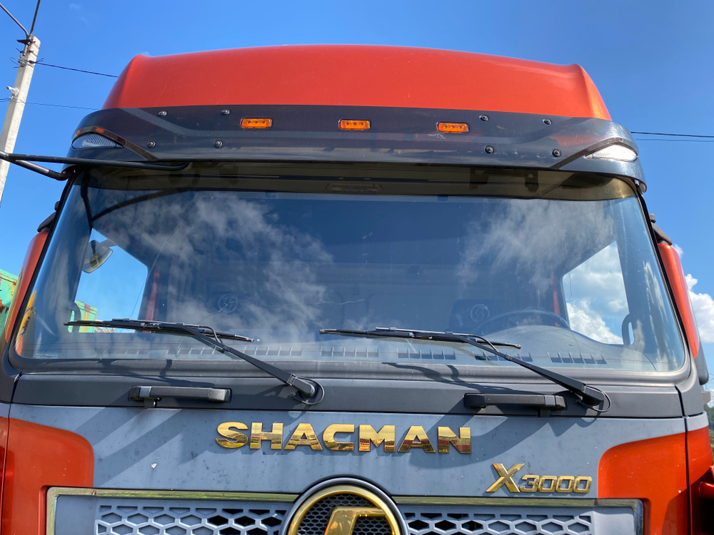 Shacman (Shaanxi) SX* 6x4 Седельный тягач SX42584V324 (Дизельный, 11,6 л, 423 л.с., МТ)