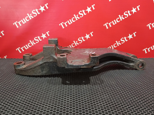 Кронштейн стабилизатора заднего