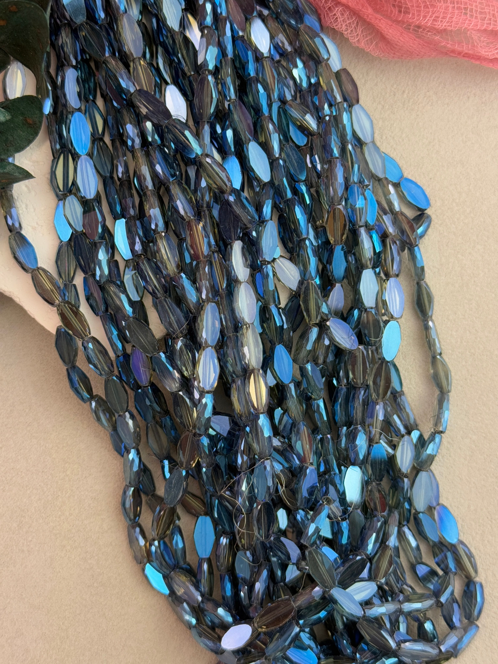 Стеклянные бусины овал, 6*10 мм, нить 50 см, синий электрик