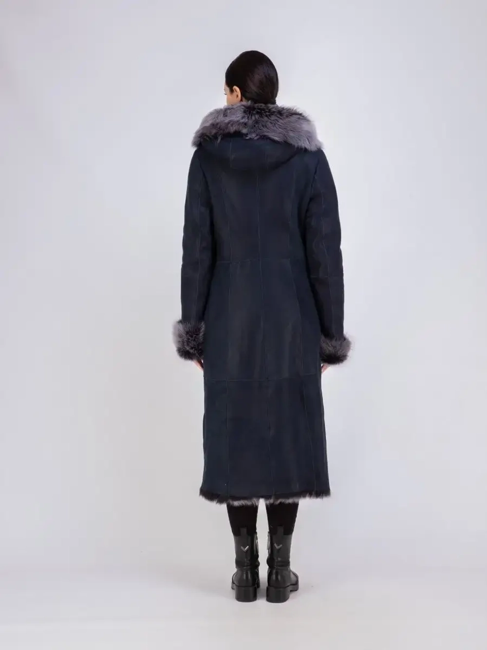 Дубленка зимняя натуральная с капюшоном длинная и теплая