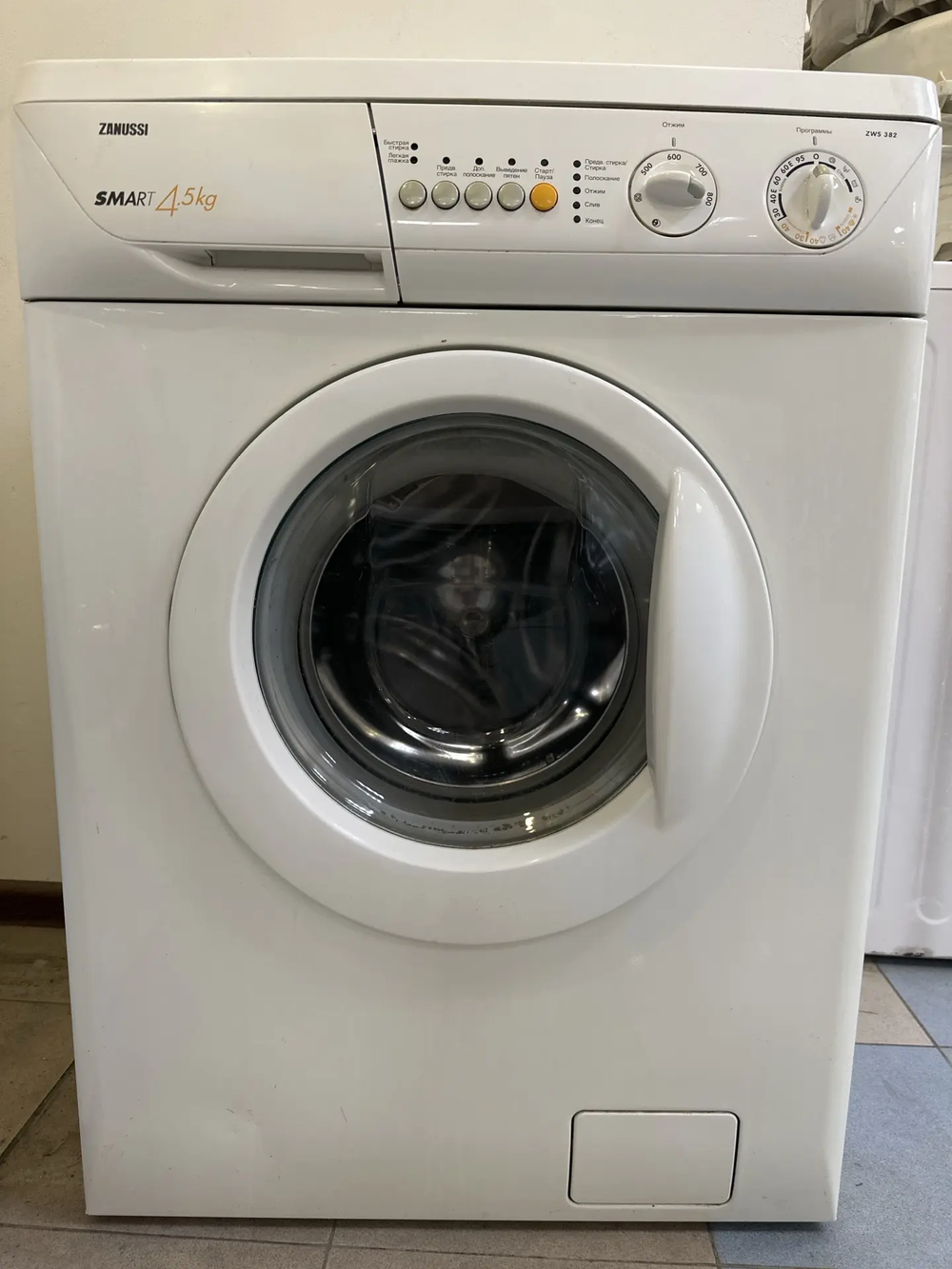 Стиральная машина Zanussi ZWS 382 б/у фронтальная 4.5 кг до 800 об/мин