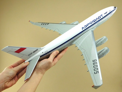 Модель самолета Ил-96-300 (М1:100, Аэрофлот СССР-96005)