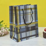 Пакет бумажный 18*23*10см с ручками микс M2032-2036