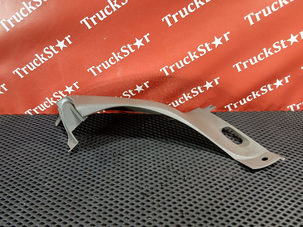 Накладка торпедо правая