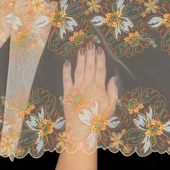 Вышивка на сетке молочная/цветочная 30 см