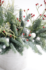 Новогодняя композиция в бетонном кашпо № 2