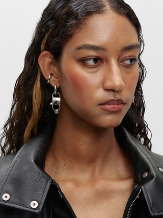 МОНОСЕРЬГА "TROUBLE"