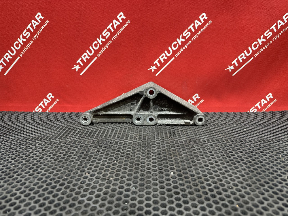 Кронштейн патрубка интеркулера