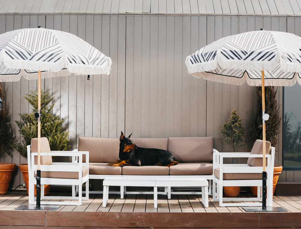 Диван пластиковый трехместный с подушками Siesta Contract Mykonos XL, белый, светло-коричневый