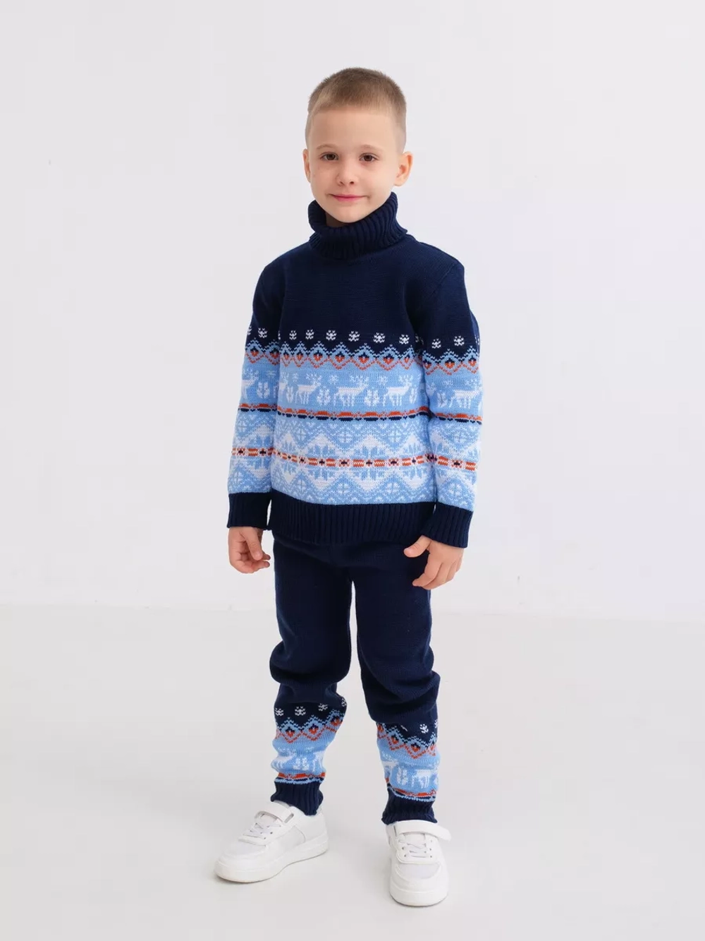 Свитер вязаный с горлом