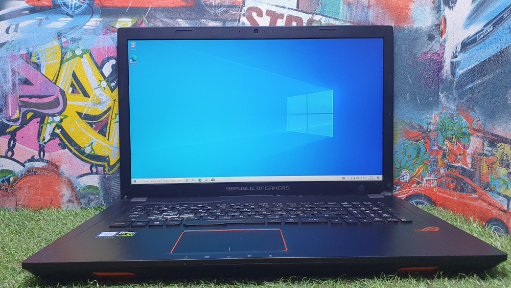 Ноутбук ASUS i5-7/16Gb/GTX 1050 2Gb/FHD