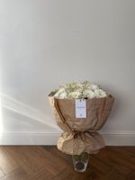 Букет с хризантемой и кустовой ромашки