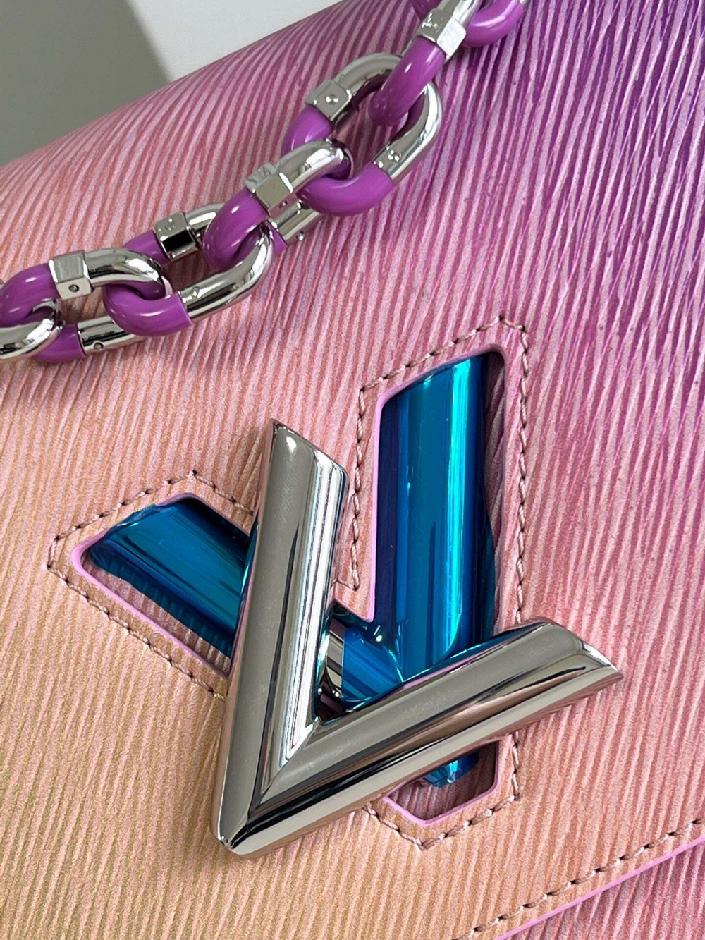 Louis Vuitton Twist MM