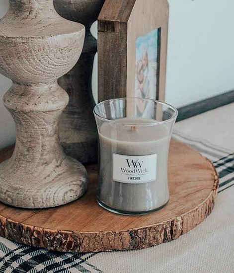 У камина, ароматическая свеча, WoodWick