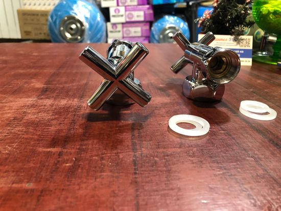 Кран для полотенцесушителя угловой 1х3/4" г/г крест Tim 2 шт