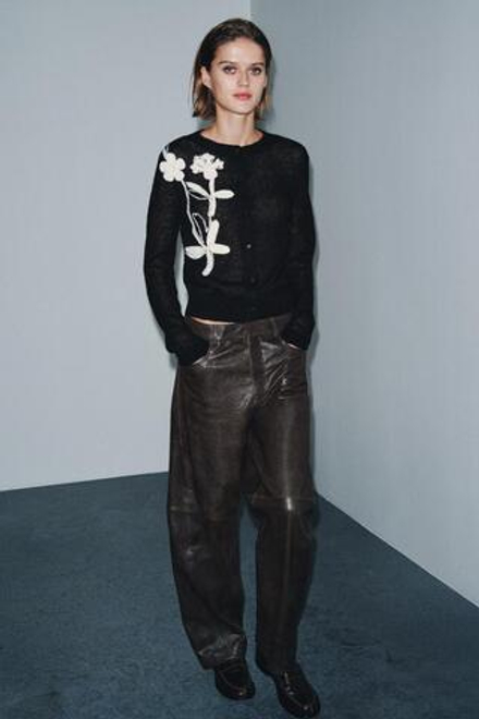 ZARA КАРДИГАН ИЗ ТРИКОТАЖА С ЦВЕТОЧНОЙ ВЫШИВКОЙ, ЧЕРНЫЙ