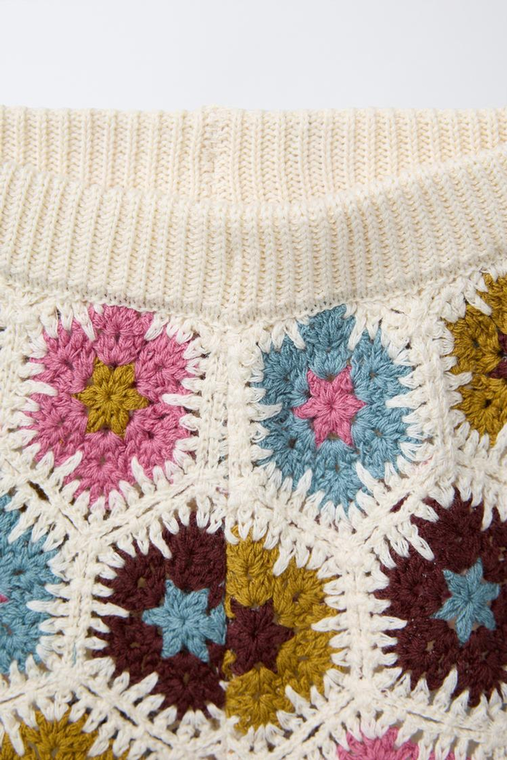 ZARA БЕРМУДЫ ИЗ КРУЖЕВА КРОШЕ, РАЗНОЦВЕТНЫЙ